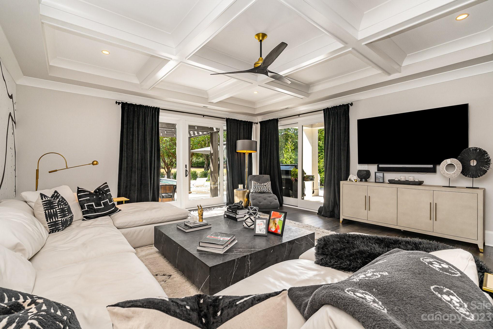 The Peninsula - Residential