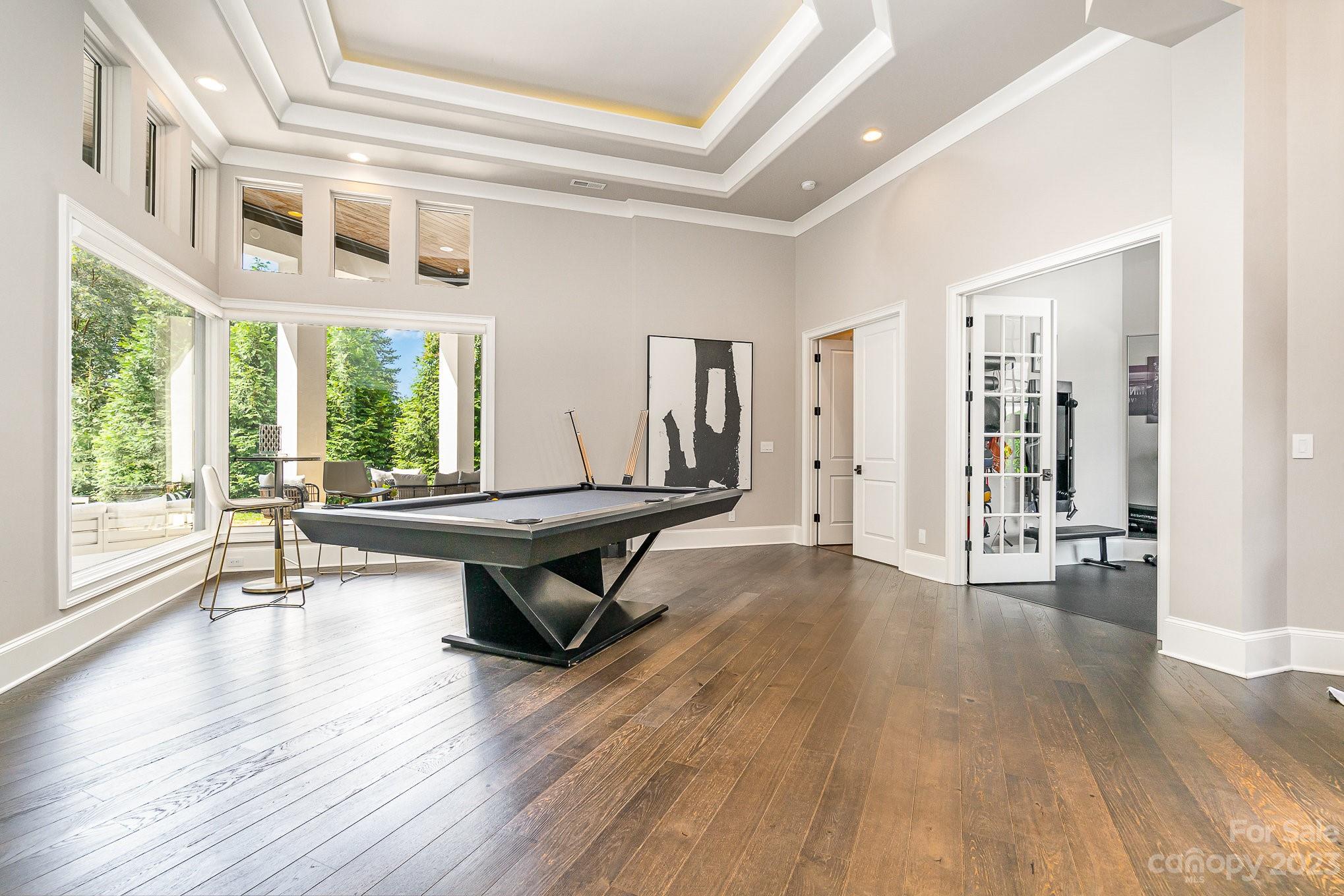 The Peninsula - Residential