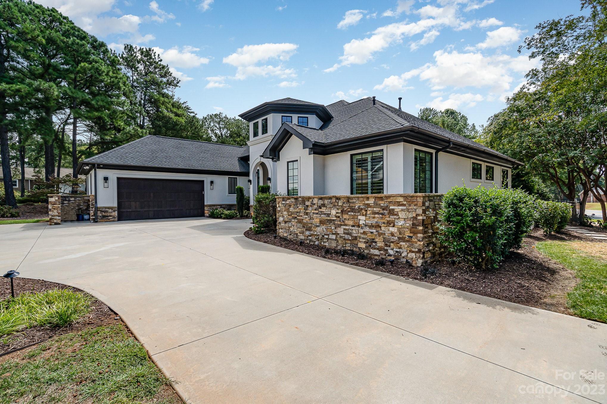 The Peninsula - Residential