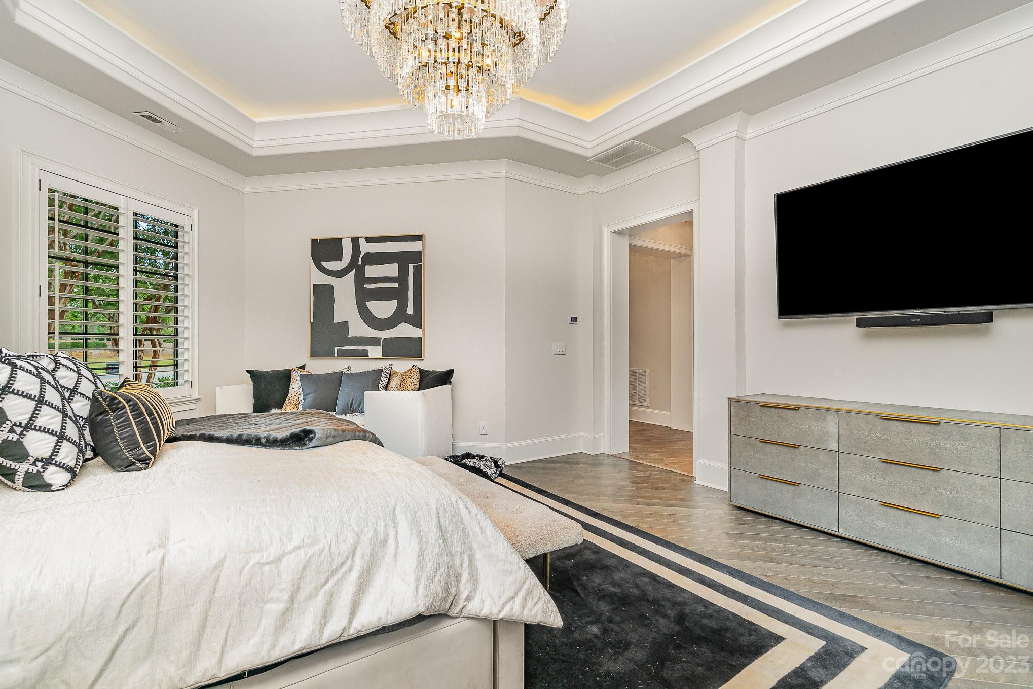 The Peninsula - Residential