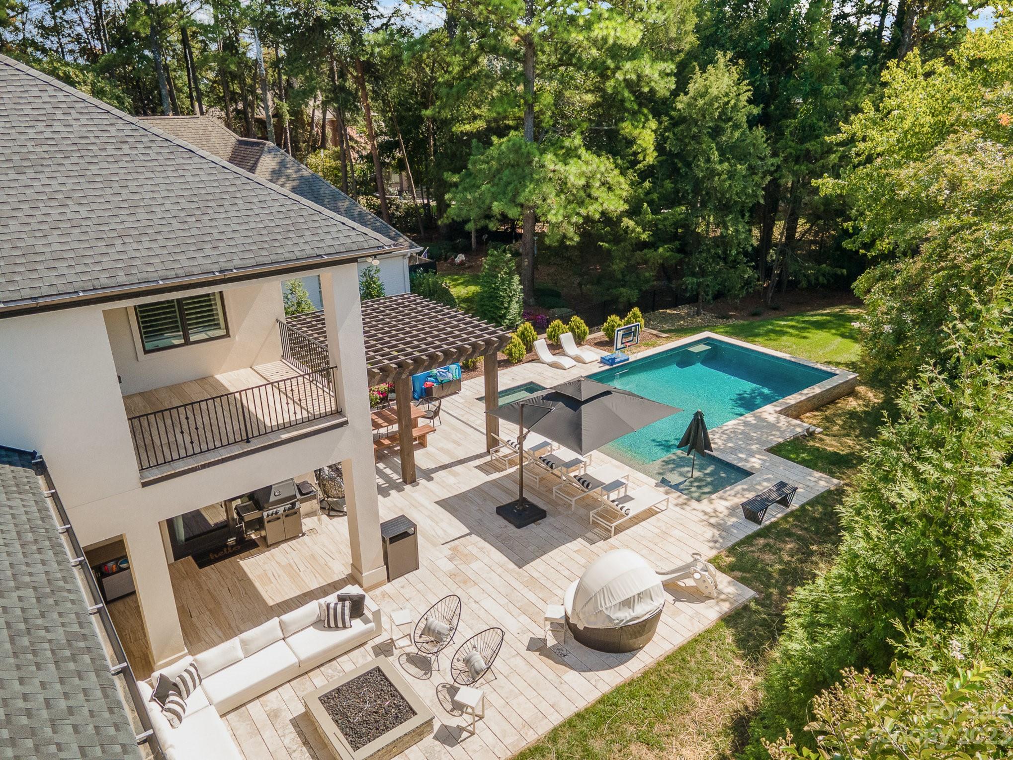 The Peninsula - Residential