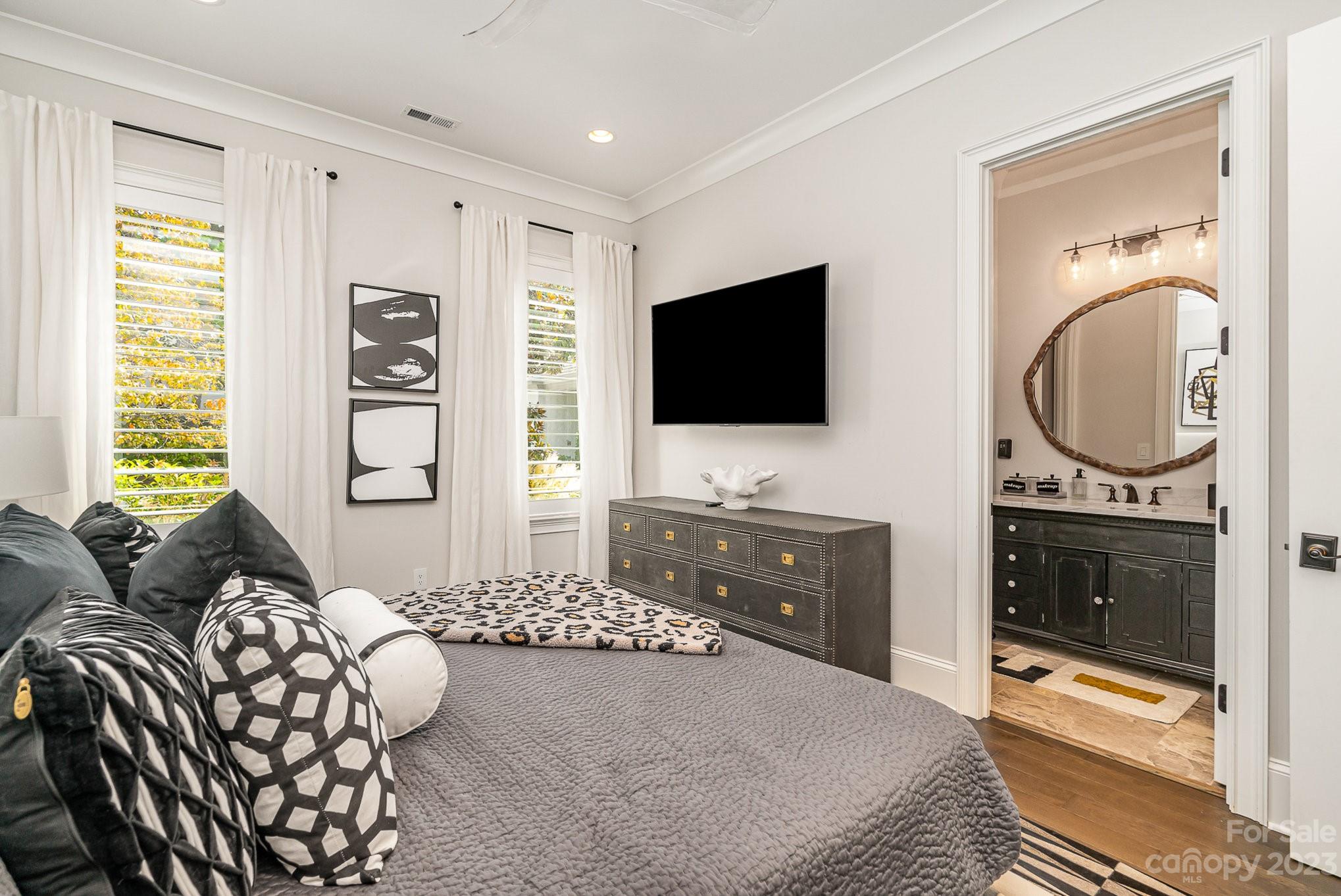 The Peninsula - Residential