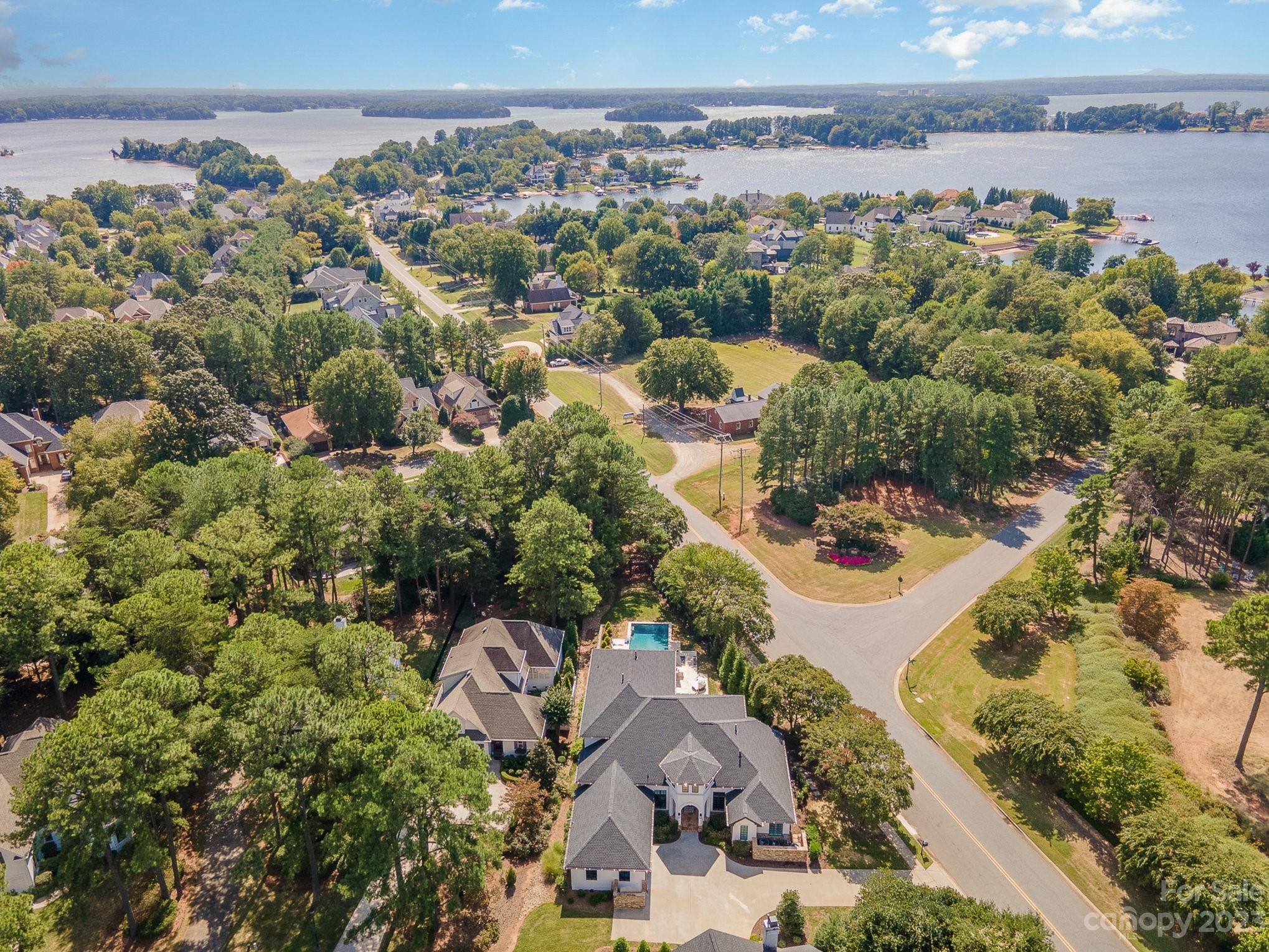 The Peninsula - Residential