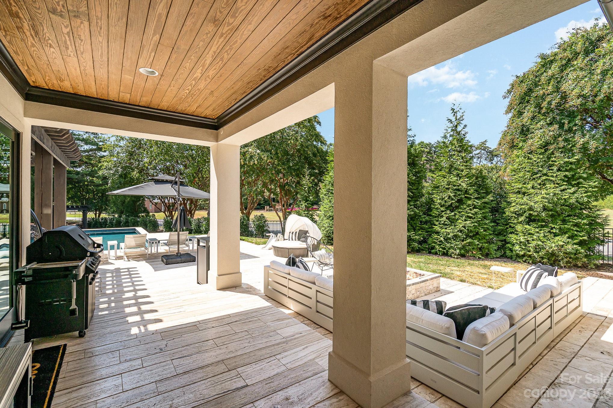 The Peninsula - Residential