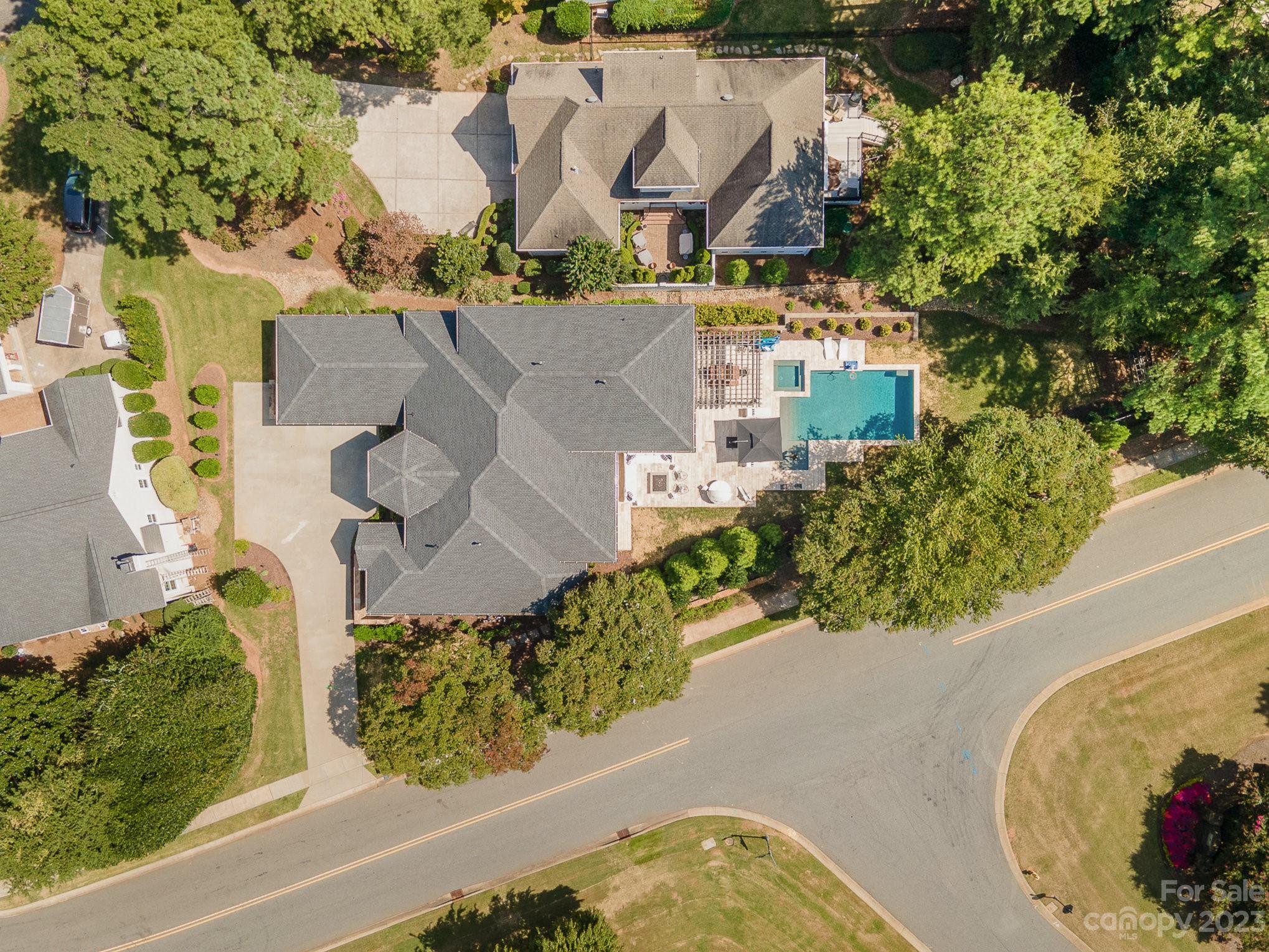 The Peninsula - Residential