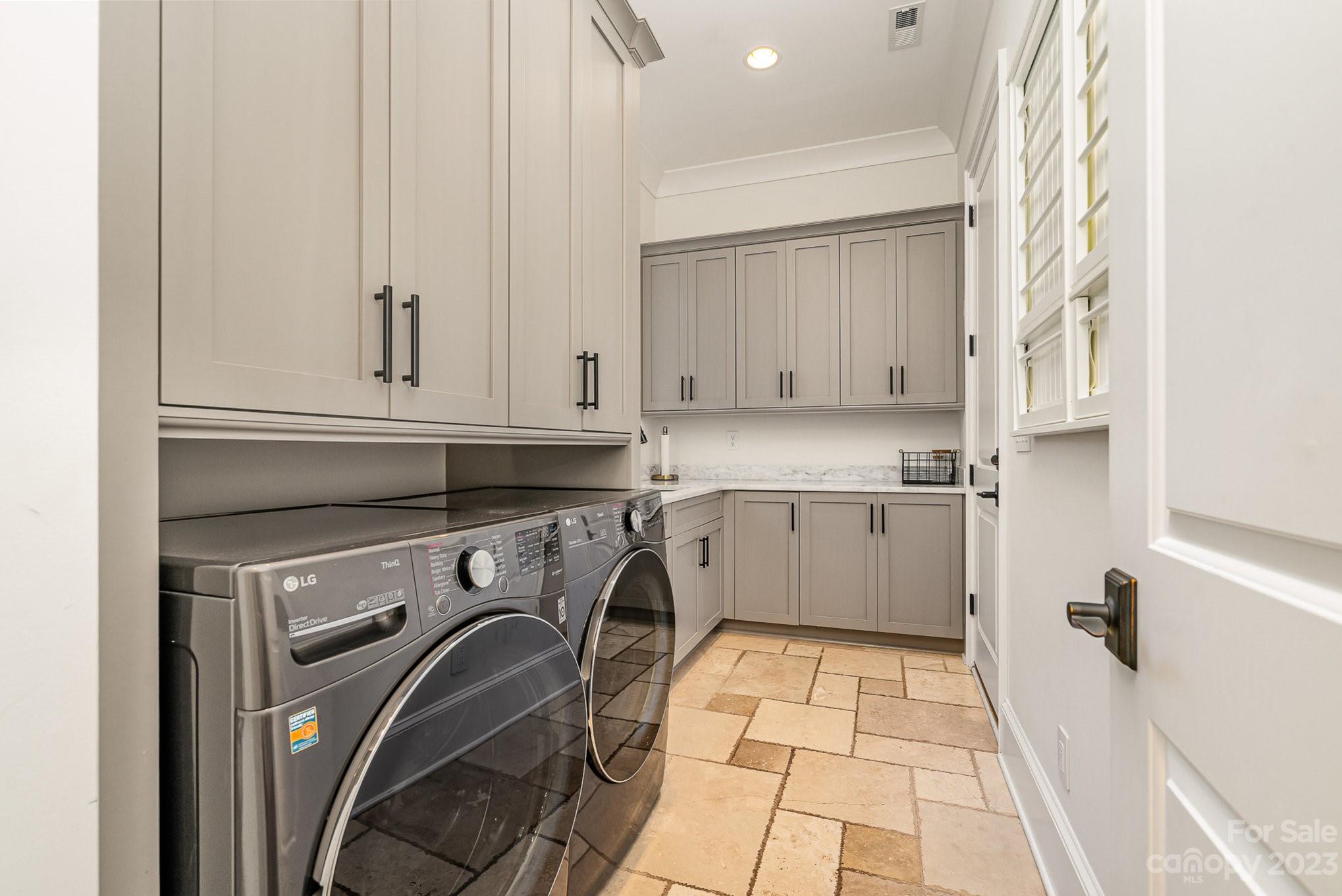 The Peninsula - Residential