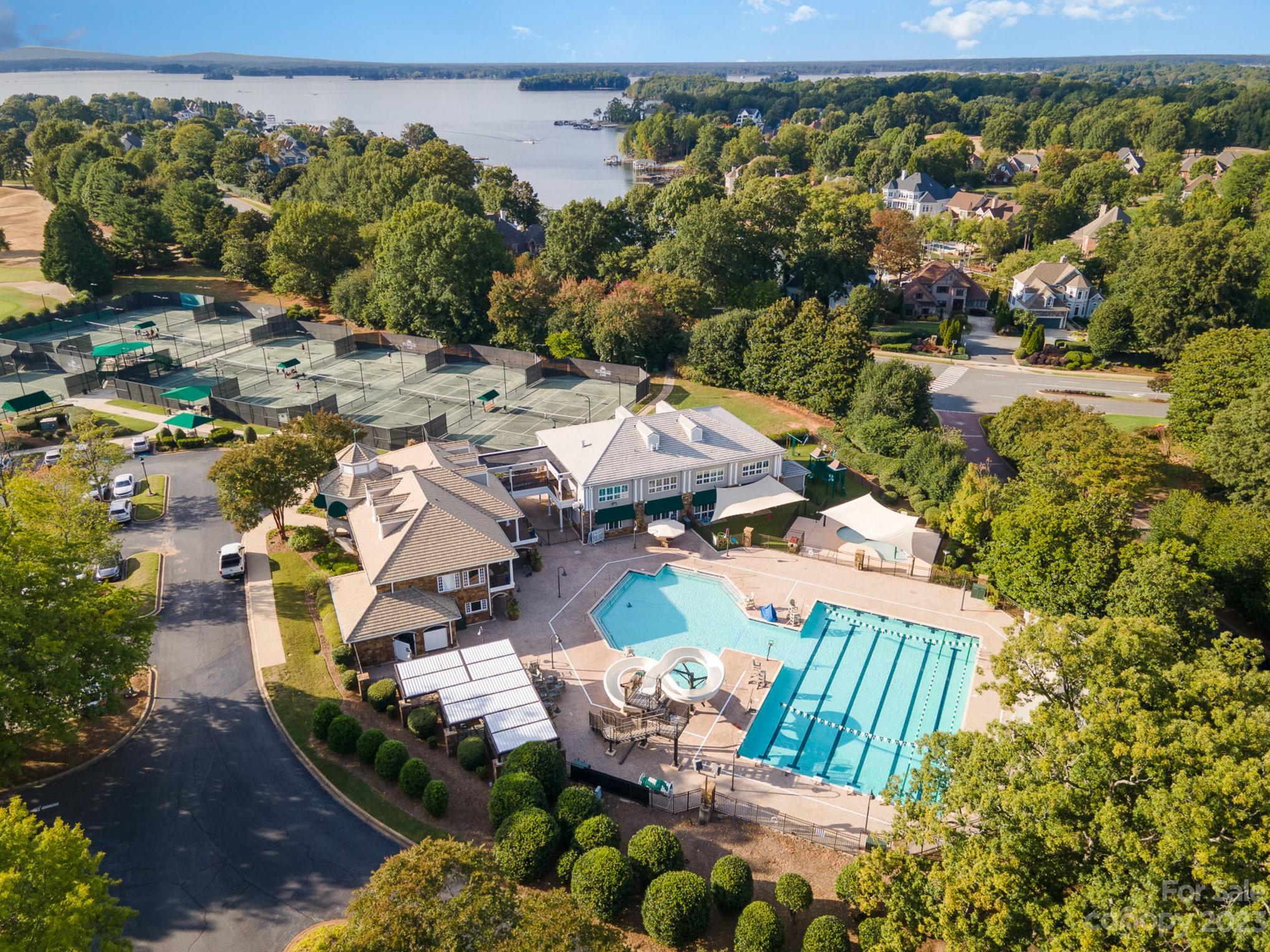 The Peninsula - Residential