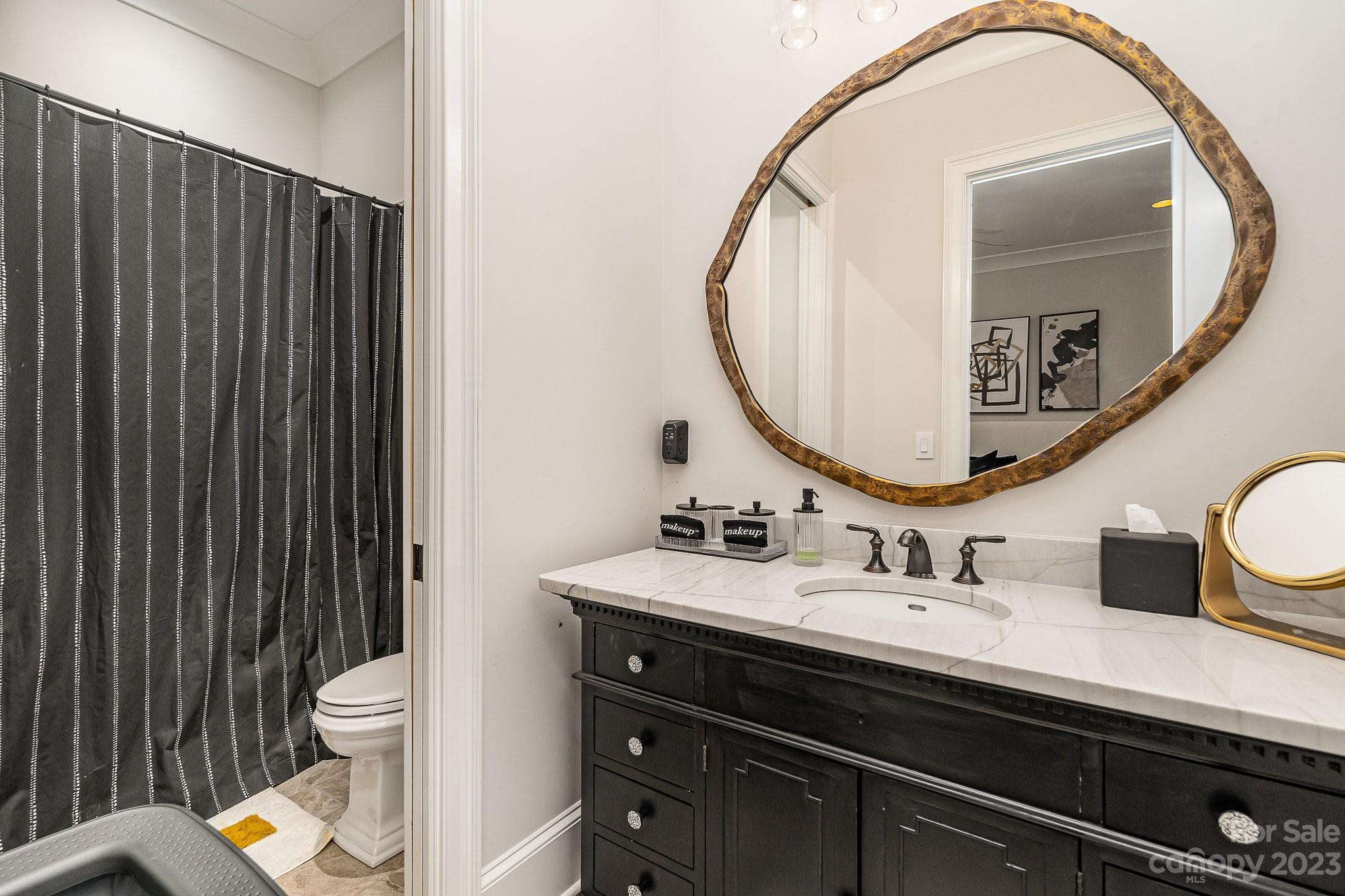 The Peninsula - Residential