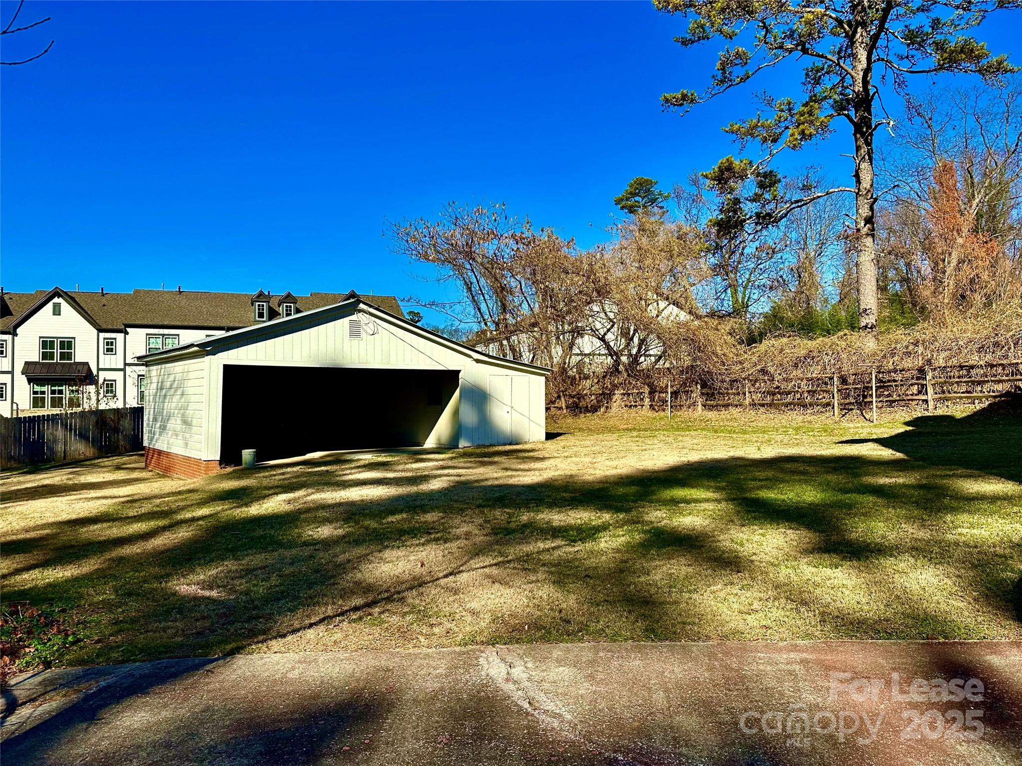 Oakhurst - Residential Lease