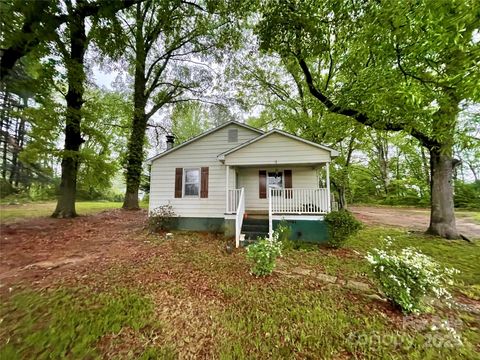 Photo of 14600 GLENDALE Drive, Huntersville, NC 28078 (MLS # 4245895)