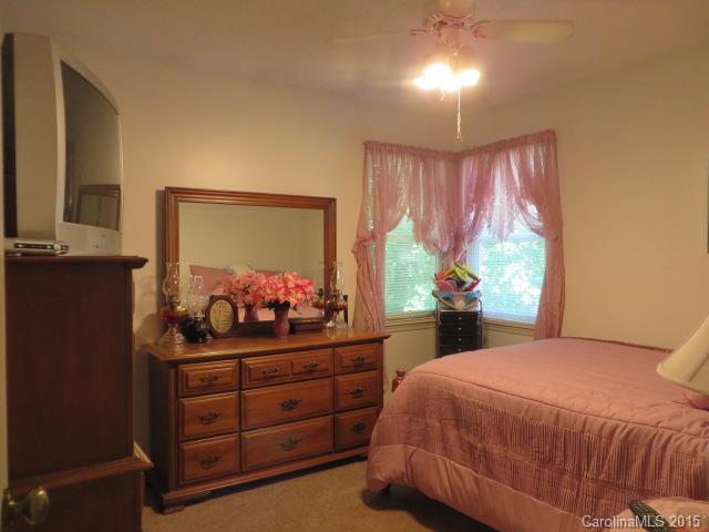 Olde Whitehall - Residential