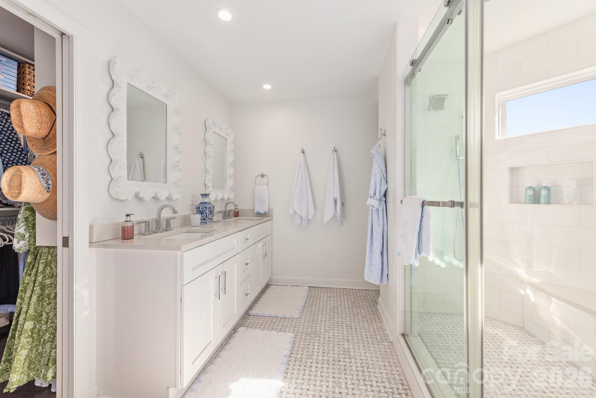 Charlestowne Manor - Residential