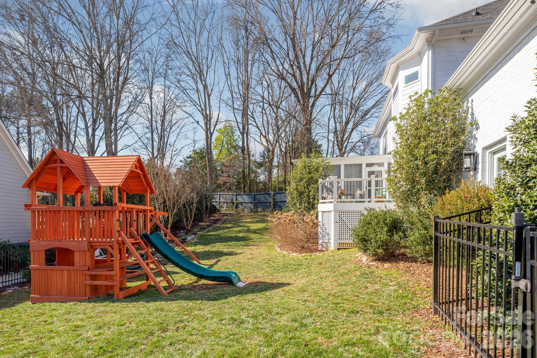 Charlestowne Manor - Residential