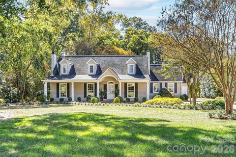 2611 Forest Drive Charlotte NC 28211