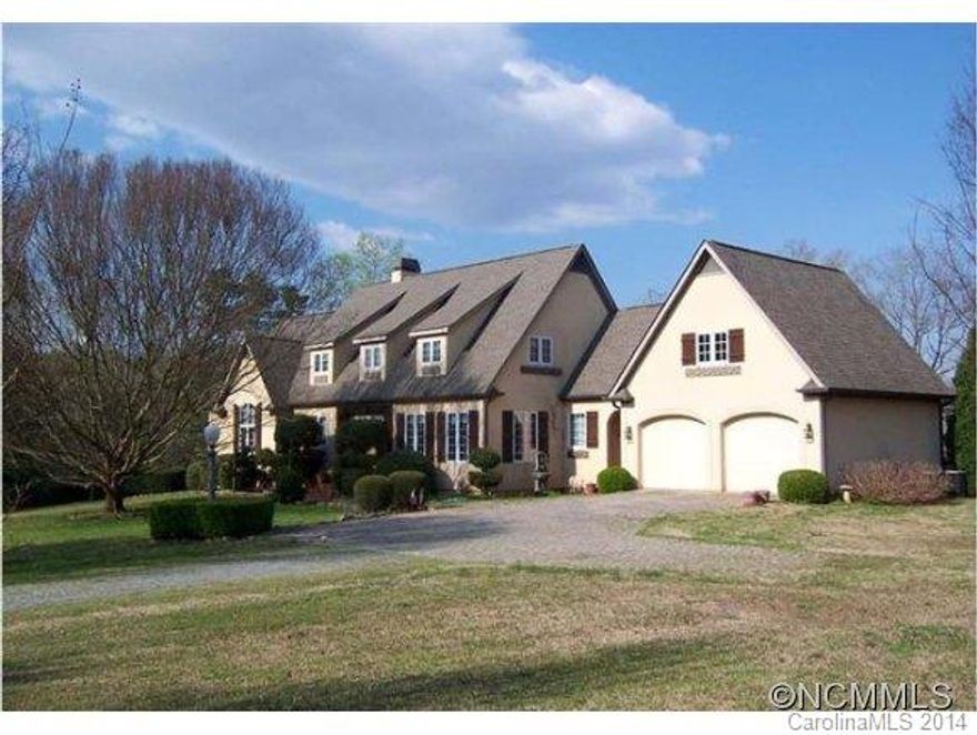 The ultimate in casual living for the serious equestrian or someone just looking for the peace and solitude of country living at its best - this is Golden Hills of Fairview. Located minutes from downtown Landrum on approximately 500 acres of  rolling country side, Golden Hills has become one of the region's most sought after areas when protection and privacy are a must. Protective covenants ensure the quality of life and beauty of nature remains