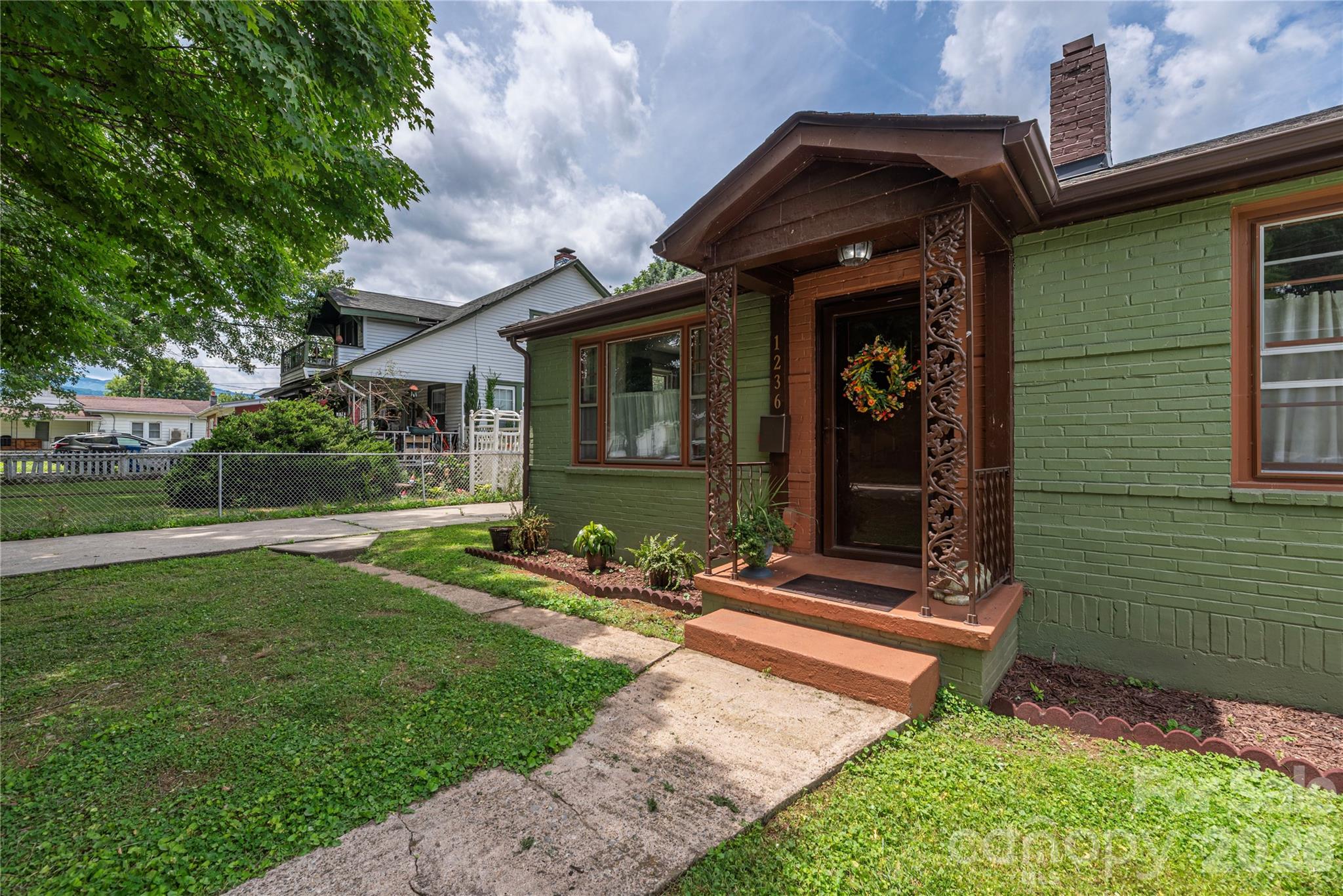 1236 Brown Avenue