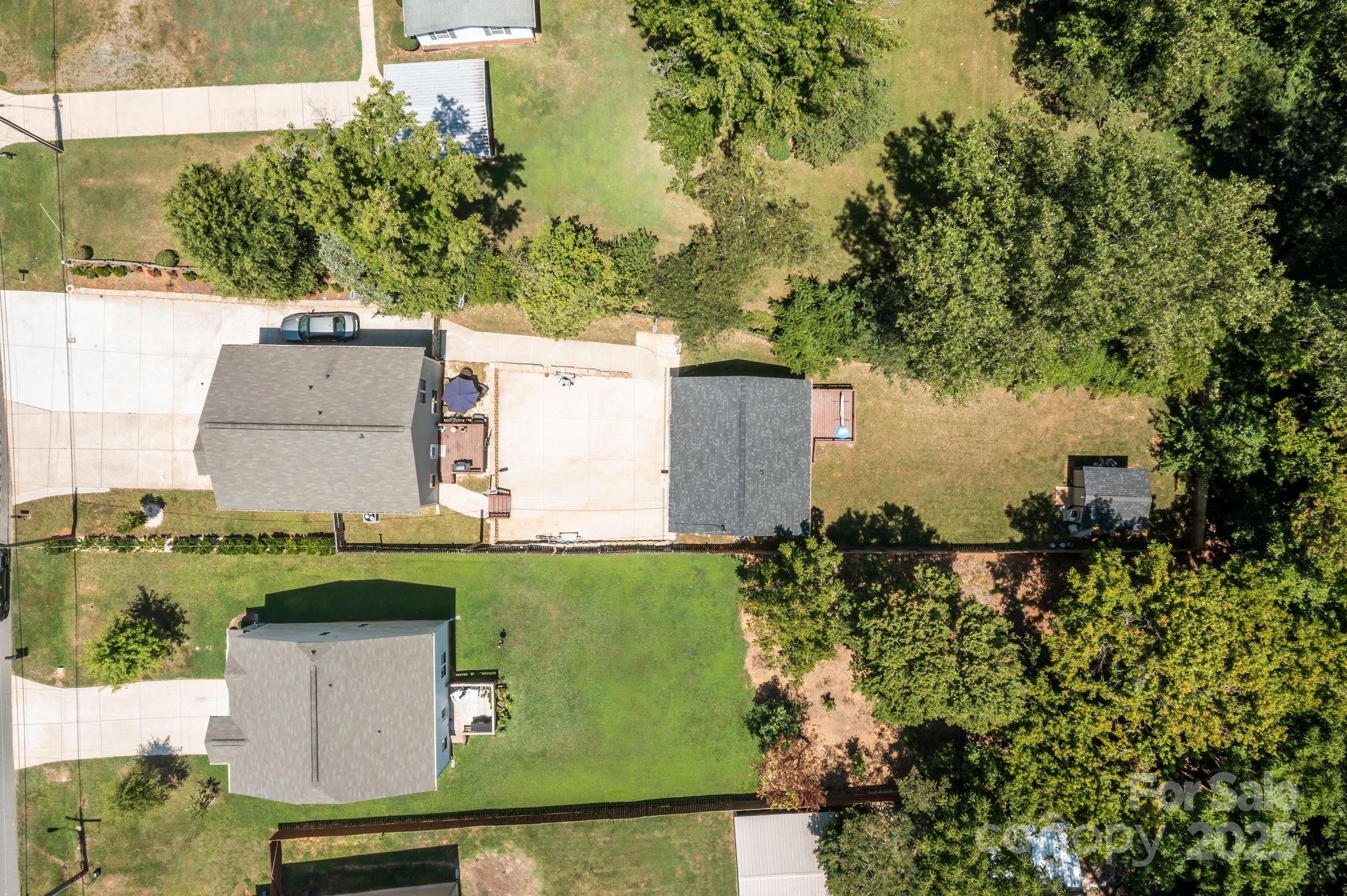 822 Lakehill Road