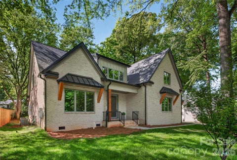Photo of 1600 E Barden Road, Charlotte, NC 28226 (MLS # 4375466)