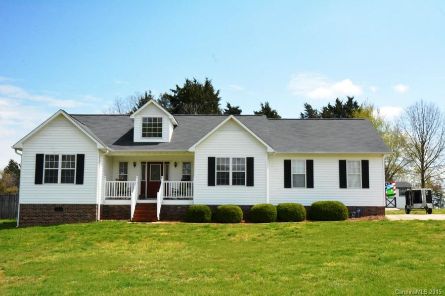 Well kept 3br/2ba ranch in Iredell County located on a quiet cul-de-sac street,  freshly painted throughout the home w/modern neutral colors. Large eat-in kitchen with separate dining area that could be used as a study. Great room features gas log fireplace. Spacious master bedroom w/tray ceiling. 2 car garage, nice rocking chair front porch, large deck looks onto a level yard.  Easy access to Interstates.