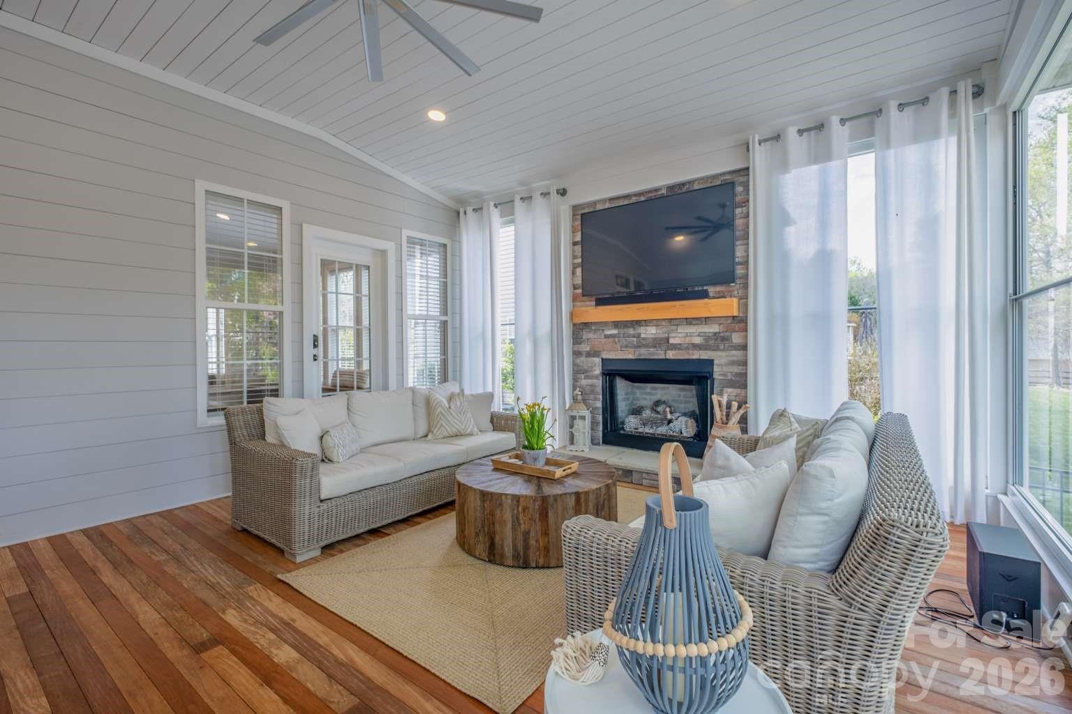 Hunter Oaks - Residential