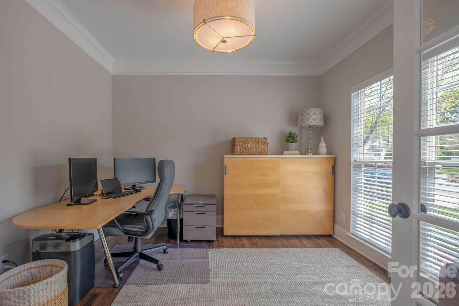 913 Grayscroft Drive