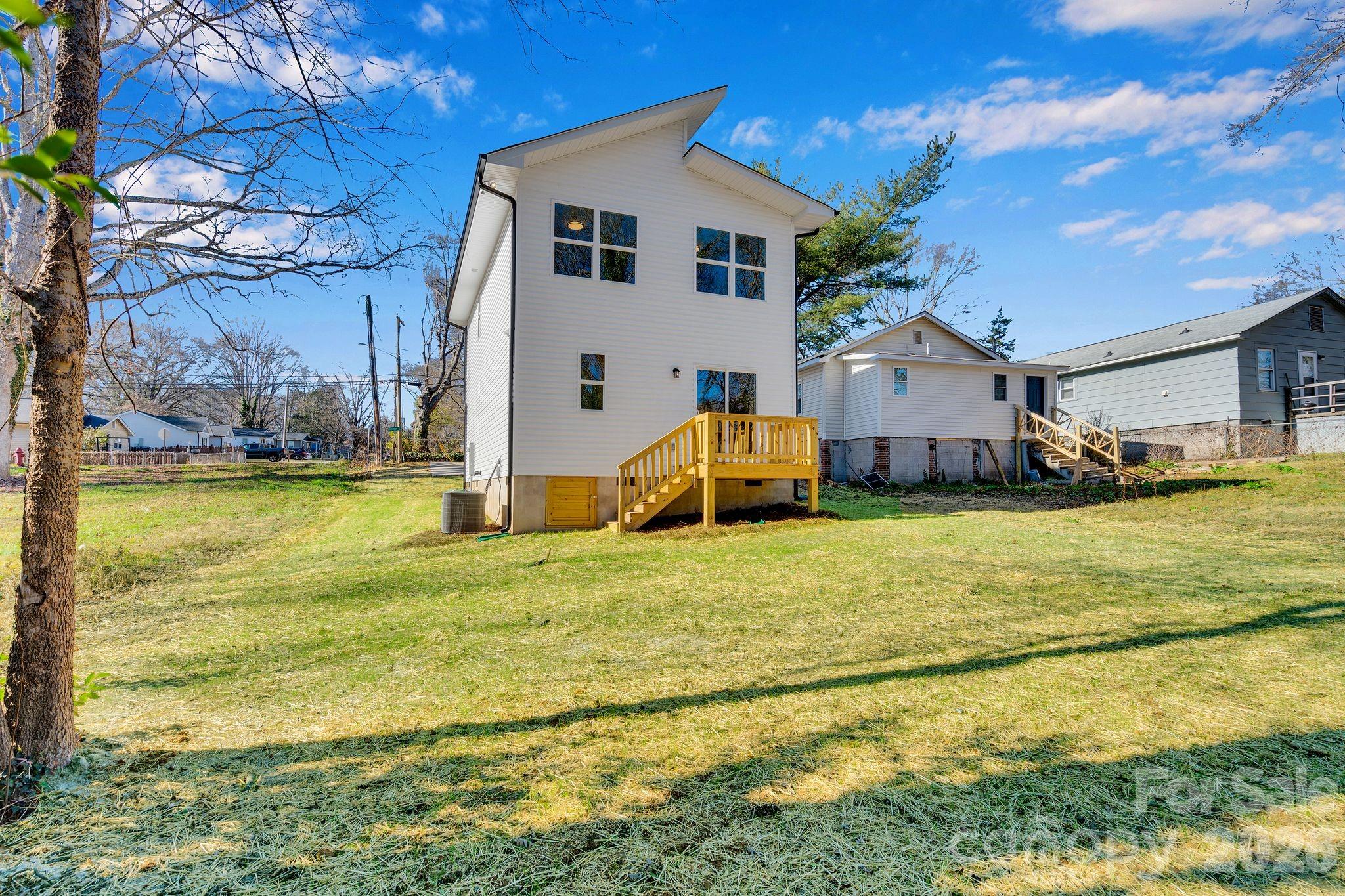 412 N Scruggs Street