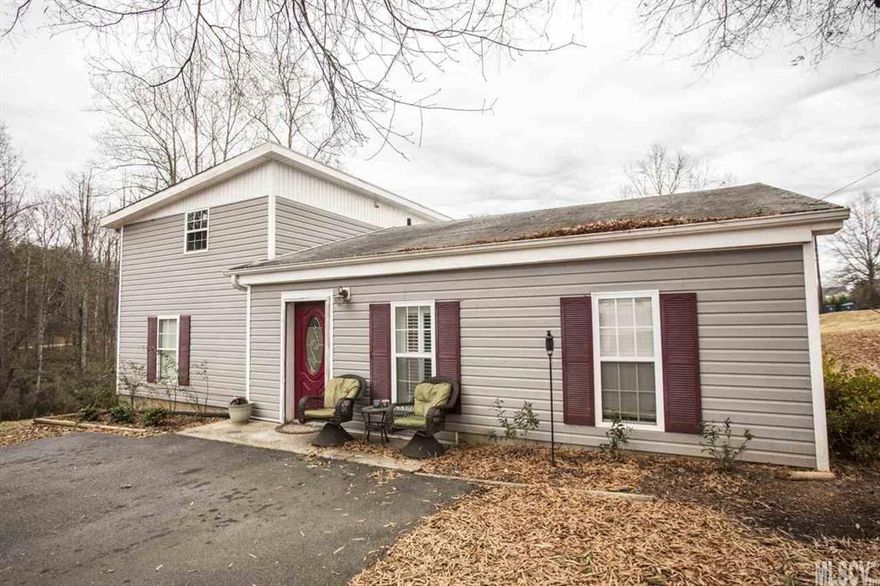 Great location, move in ready, open floor plan 3BR/2BA home in Taylorsville! Walking distance to elementary school.