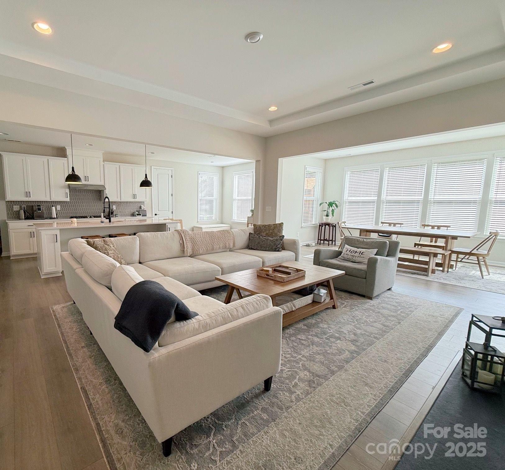 310 W Waterlynn Road