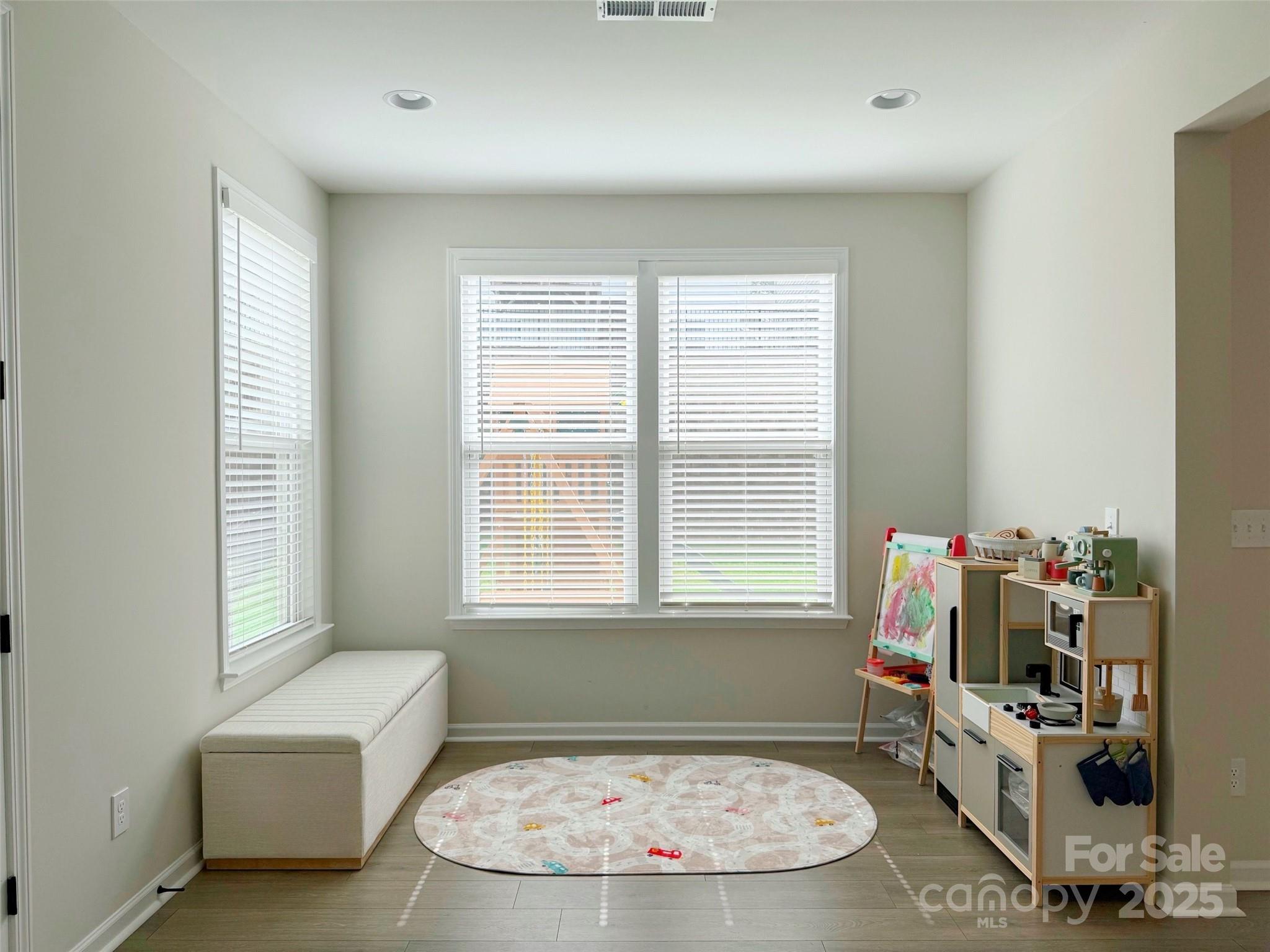 310 W Waterlynn Road