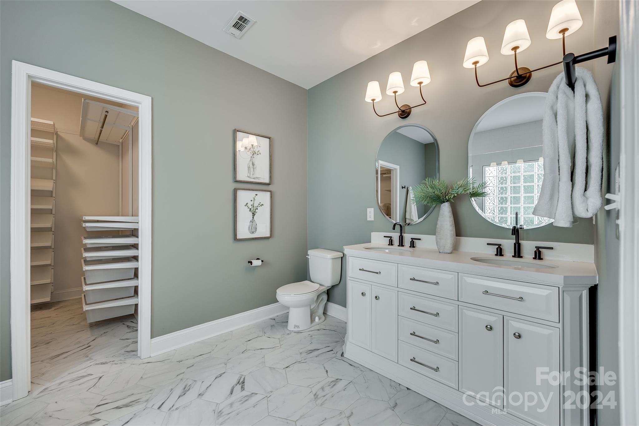 Chadwyck At Regent Park - Residential