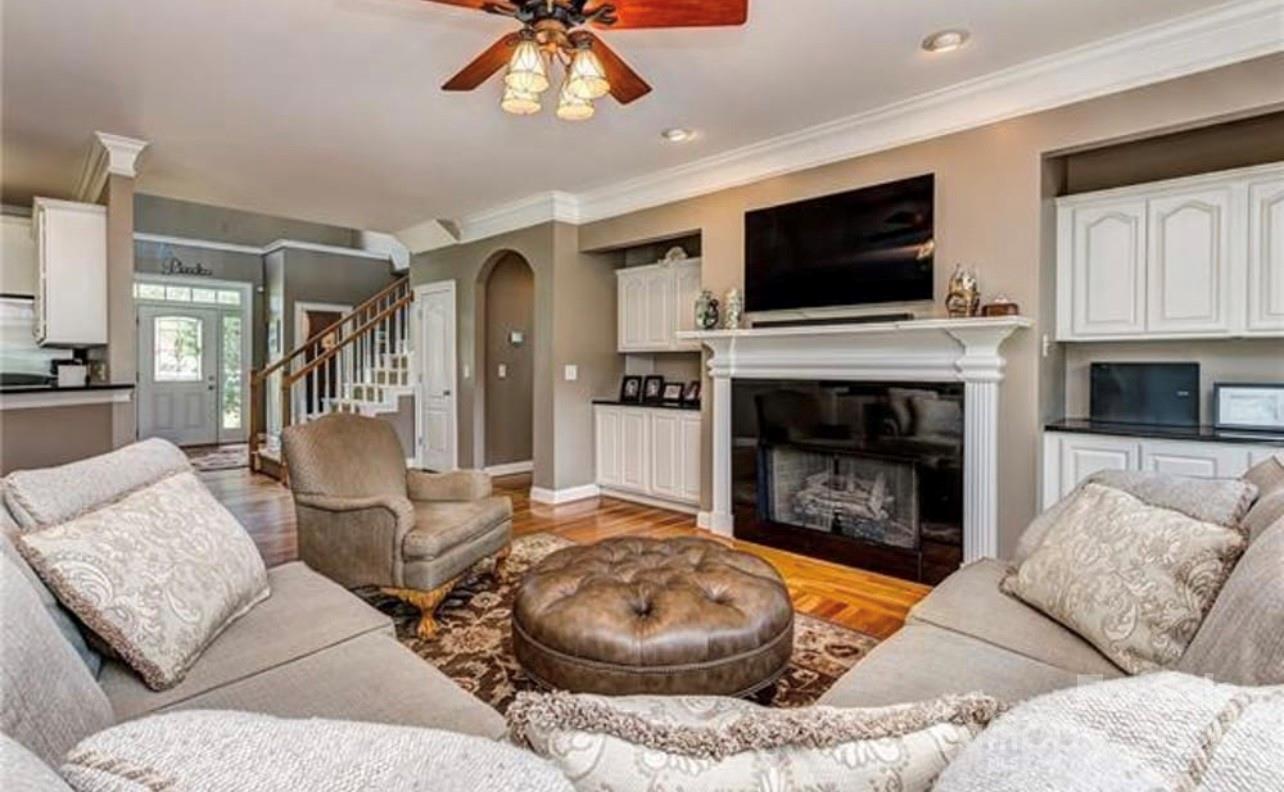 9721 arlington oaks Drive