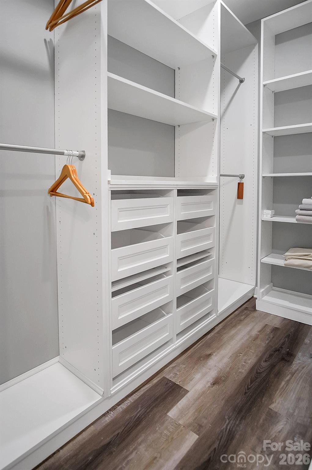 Country Club Villas - Residential