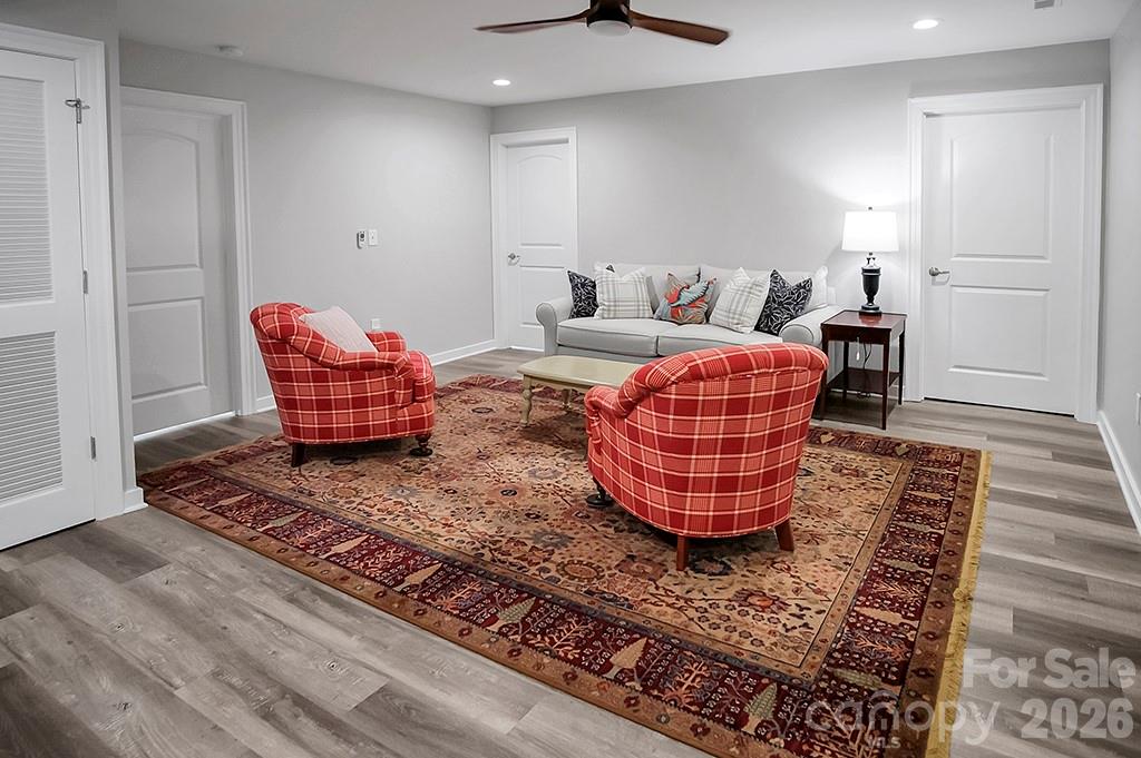 Country Club Villas - Residential