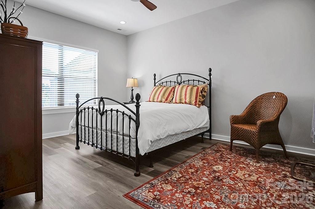 Country Club Villas - Residential