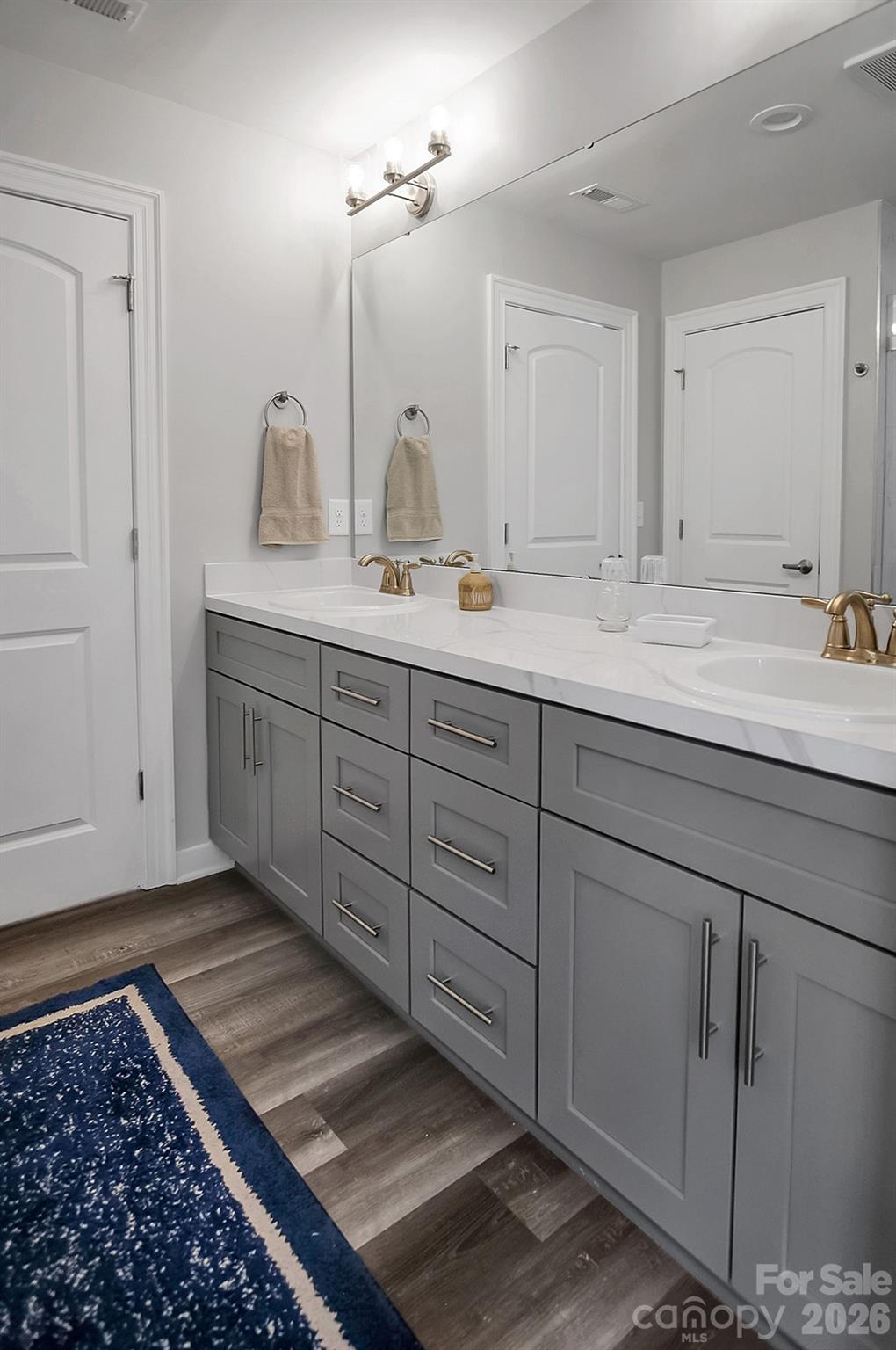 Country Club Villas - Residential