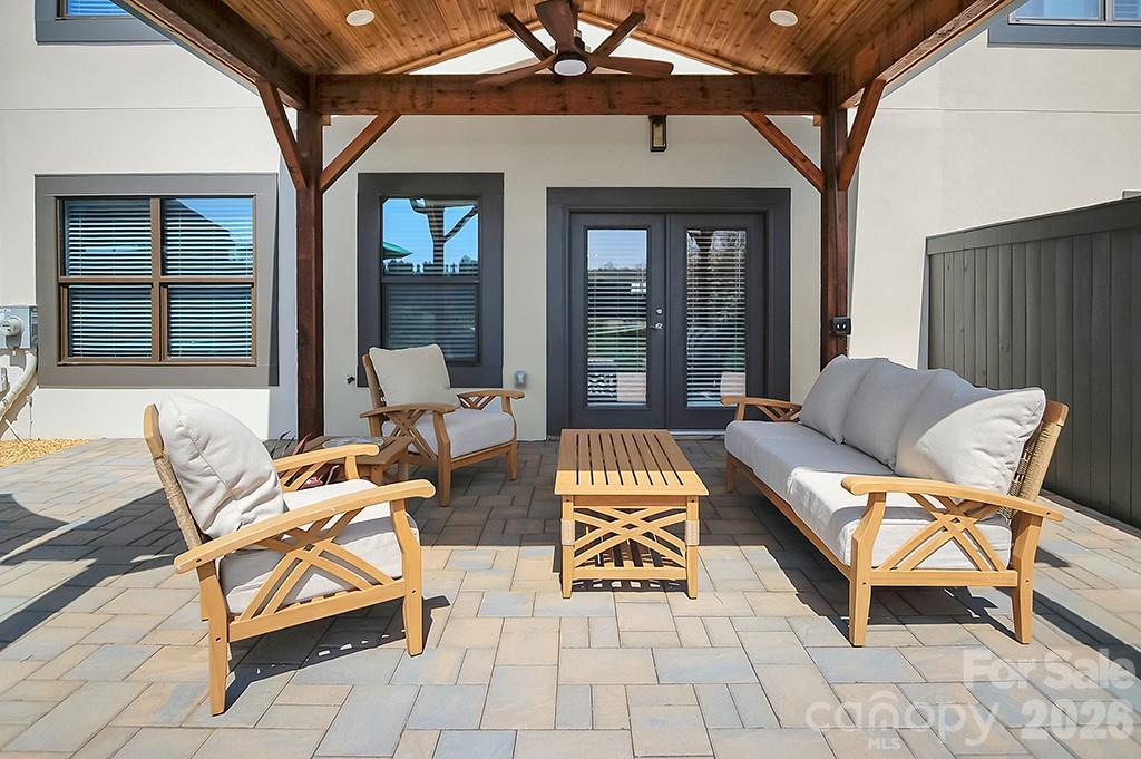 Country Club Villas - Residential