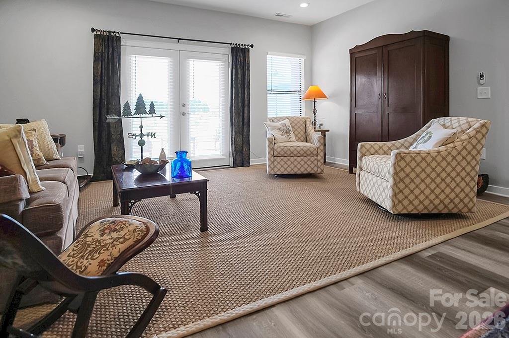 Country Club Villas - Residential