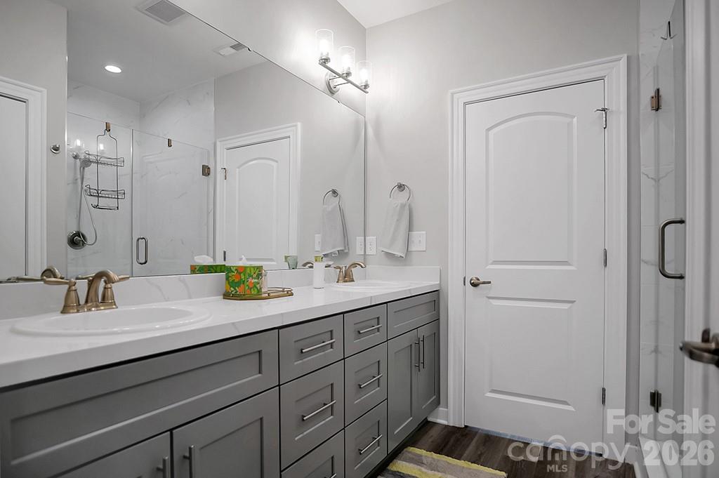 Country Club Villas - Residential