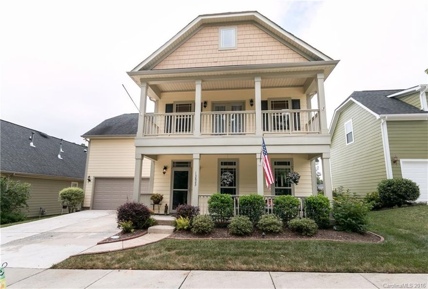 MOVE IN READY CRAFTSMAN STYLE HOME IN POPULAR SUBDIVISION.  OPEN FLOOR PLAN WITH GRANITE AND STAINLESS IN THE KITCHEN, HARDWOODS DOWN AND GORGEOUS SCREEN PORCH.  DOUBLE ROCKING CHAIR PORCHES WITH A VIEW OF COMMON AREA. CLOSE TO GOLF, BIRKDALE SHOPPING & RESTAURANTS & I-77.