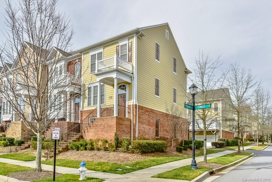 Lovely Baxter end unit town home beautifully cared for.  Great features including hardwood floors on the main level, an island kitchen with granite and stainless steel appliances. Very spacious master suite and 2 additional bedrooms up, plus bedroom with bath on the lower level. Great storage and over sized garage. Enjoy all the Baxter amenities including pool, shopping, parks, restaurants and the YMCA. Convenient access to interstate 77 too.