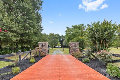 Photo of 6413 Hwy 75 Highway, Mineral Springs, NC 28108 (MLS # 4295192) Photo of 6413 Hwy 75 Highway, Mineral Springs, NC 28108 (MLS # 4295192)