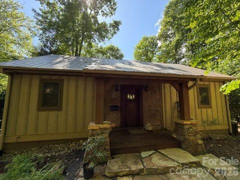 Photo of 47 Falls Crossing Road, Burnsville, NC 28714 (MLS # 4393417)