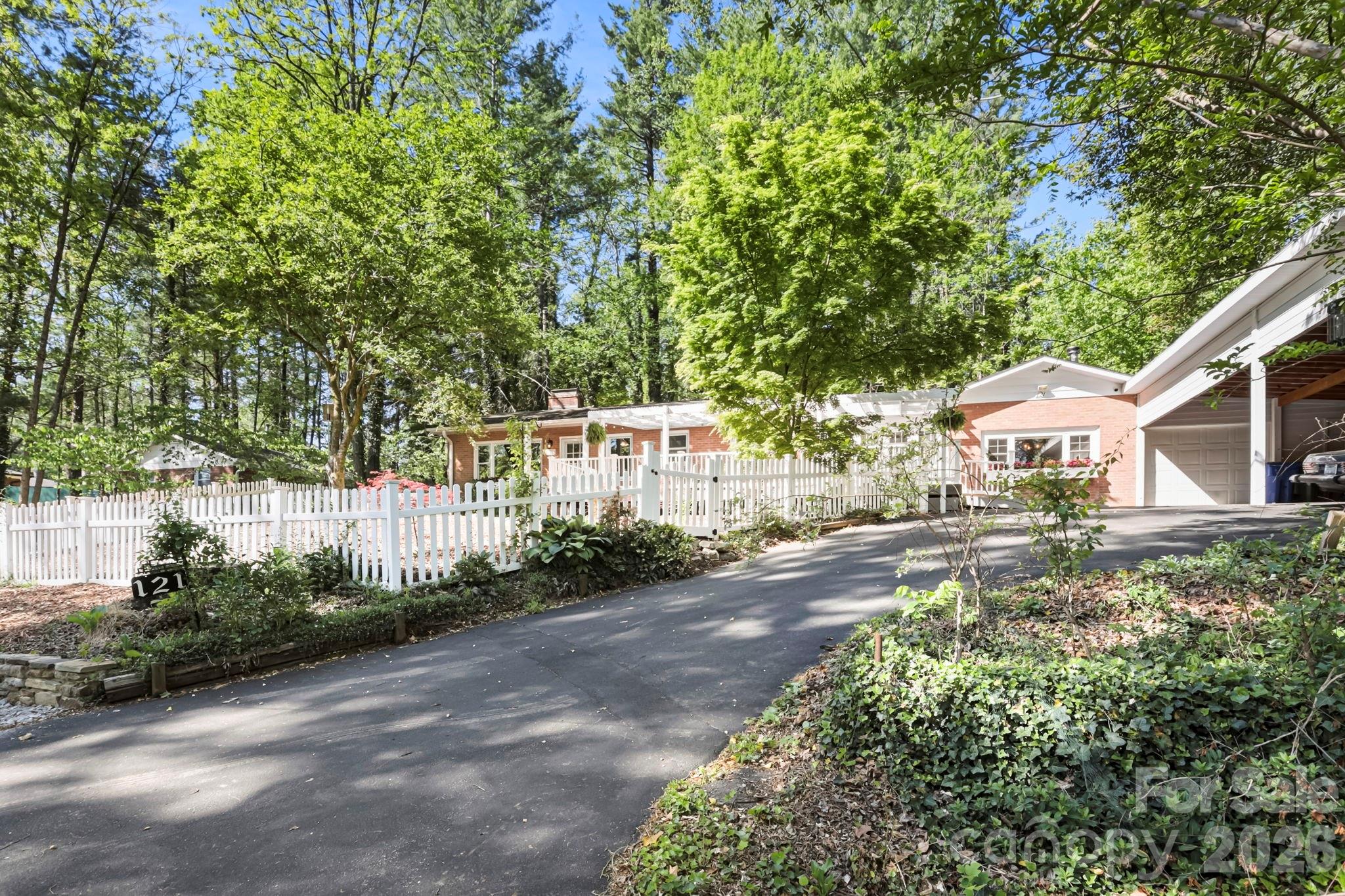 Felix Lake - Residential