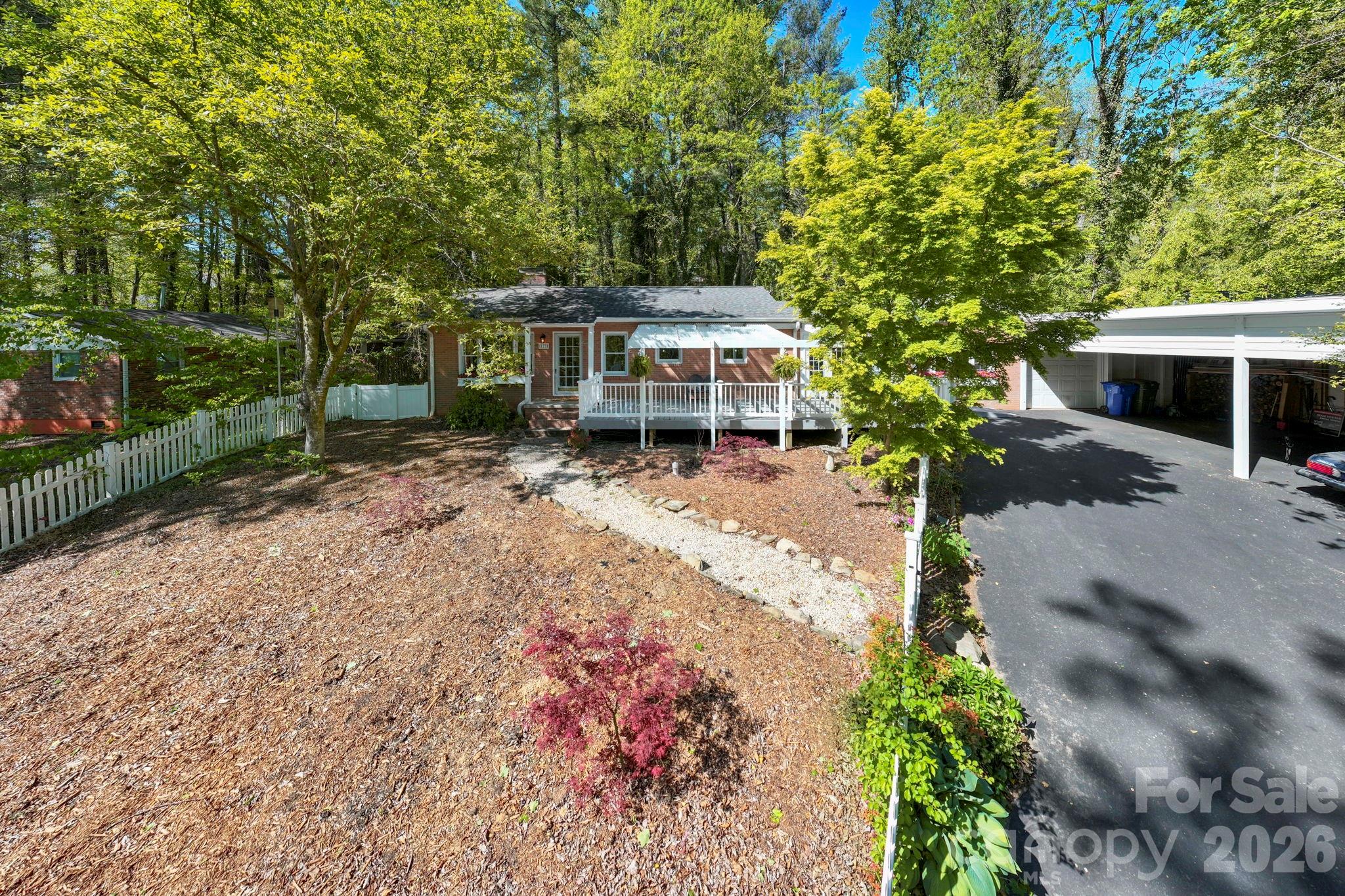 Felix Lake - Residential