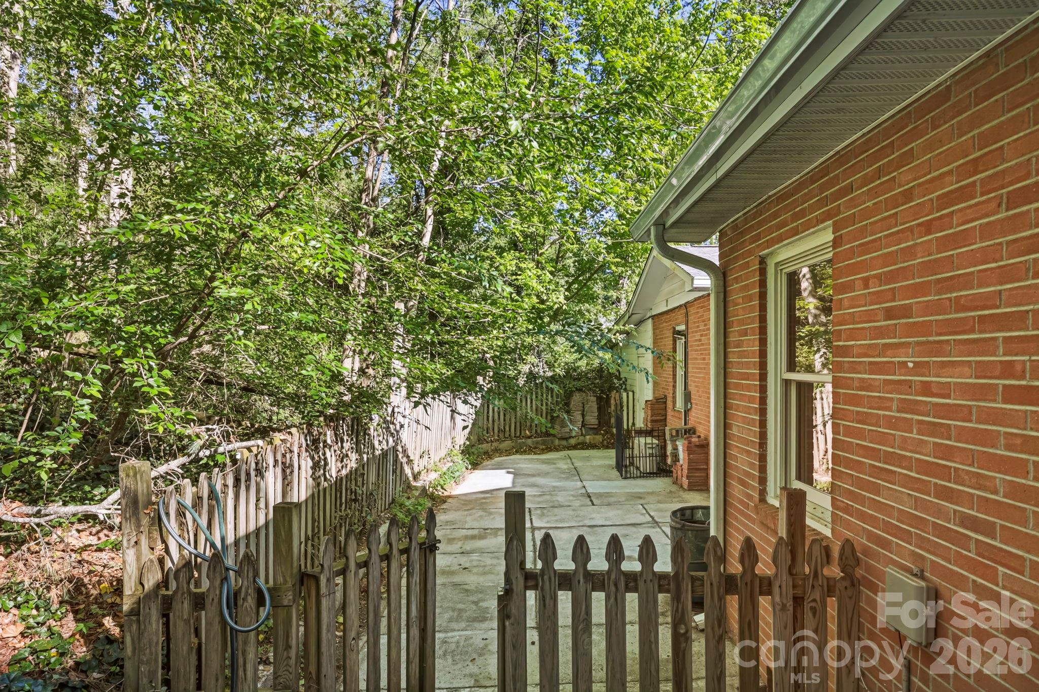 Felix Lake - Residential