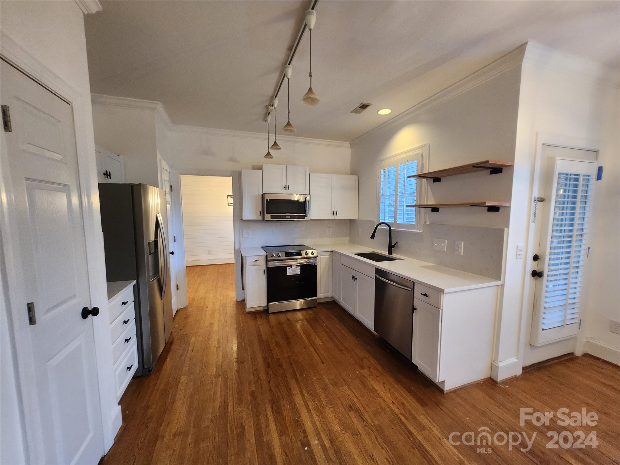 Beverly Crest - Residential