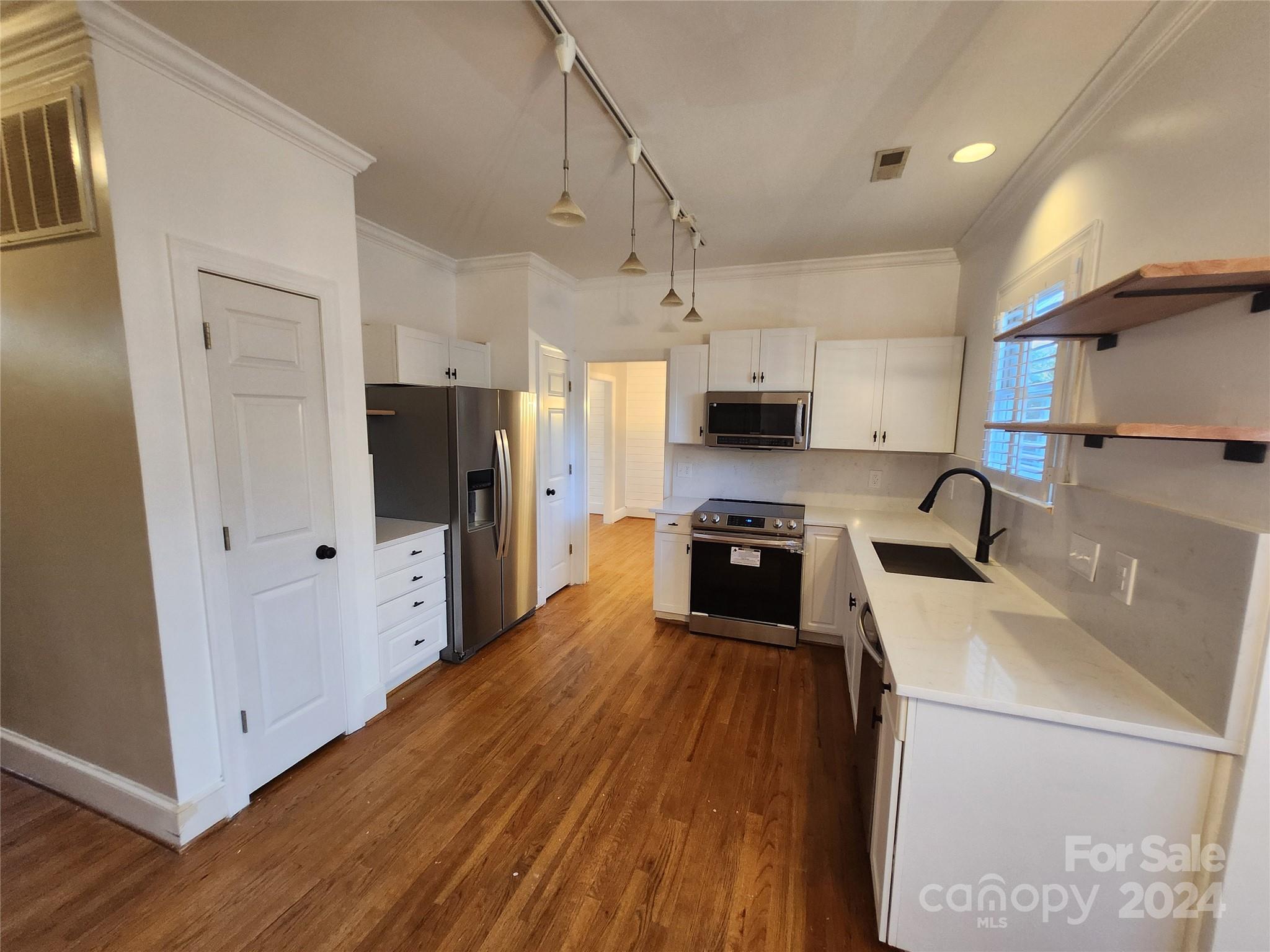 Beverly Crest - Residential