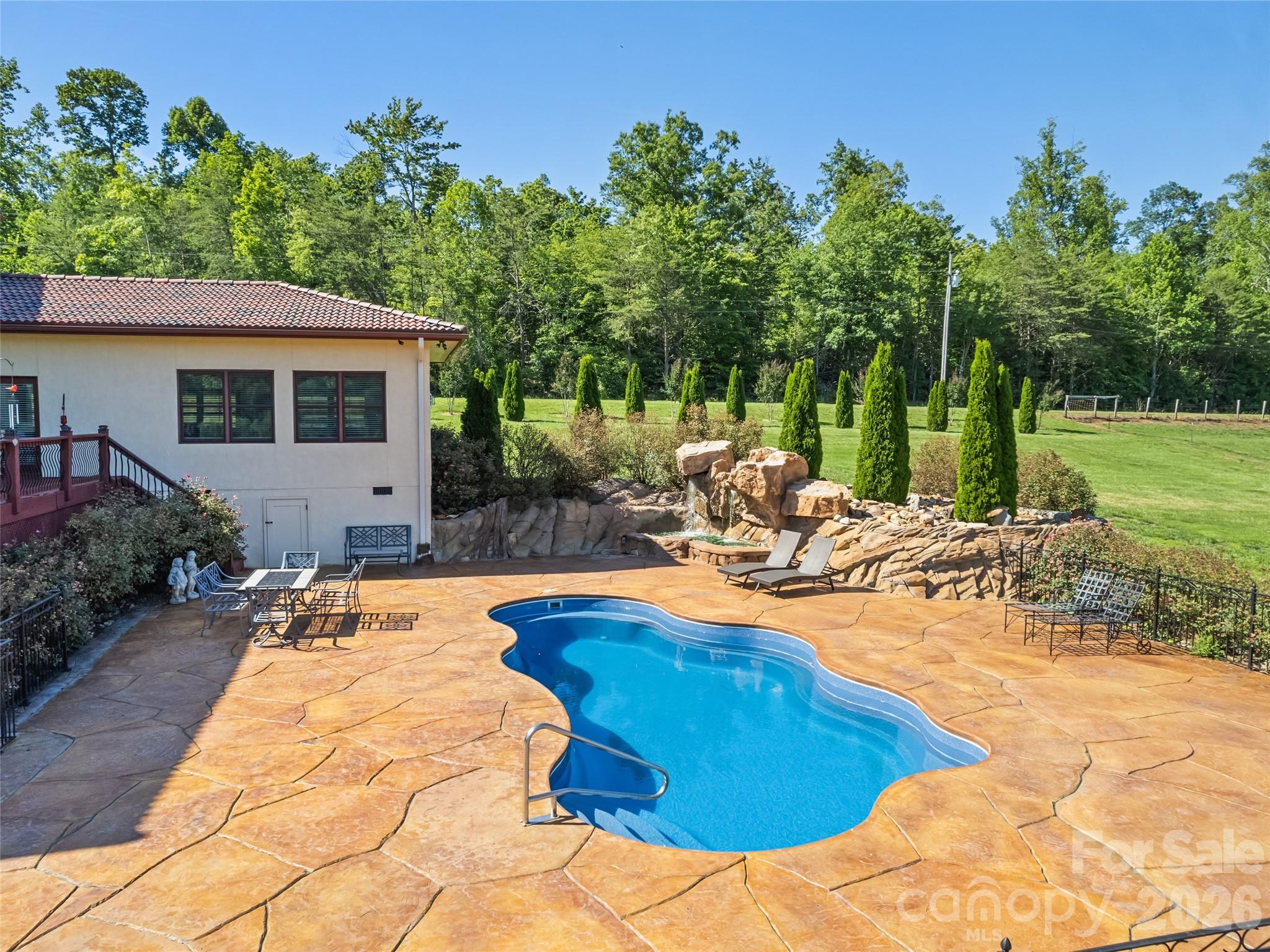 1418 Landis Lane