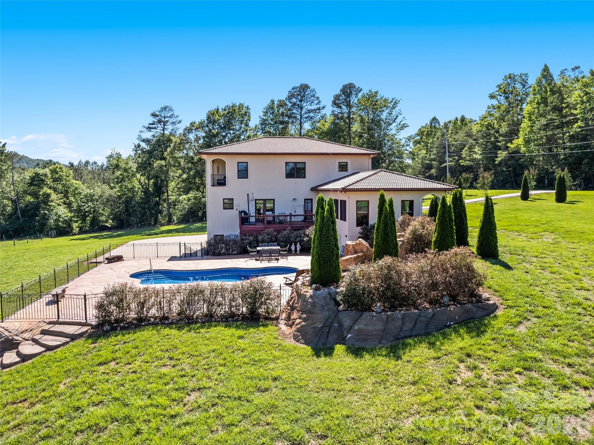 1418 Landis Lane