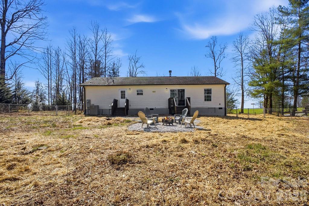 17 Windy Acres Drive